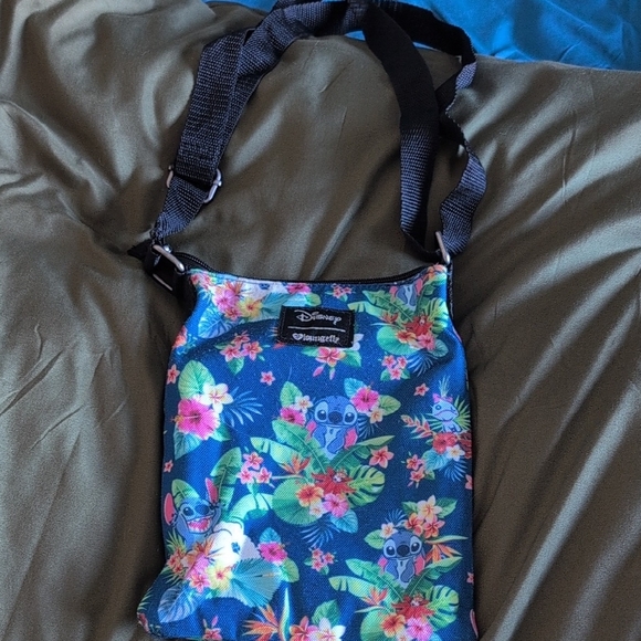 Loungefly Disney Stitch Blue Floral Crossbody Bag - Picture 3 of 5